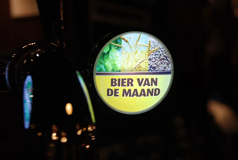 Tapknop met het bord Bier van de maand